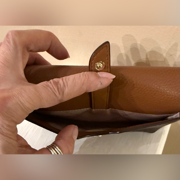 Michael Kors Jet Set Small Studded Smartphone
Crossbody Bag EUC - Picture 14 of 17